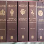 LOTE 613 - BOX - AS CRÔNICAS DE GELO E FOGO - GAME OF THRONES - EDIÇÃO DO COLECIONADOR.(NO ESTADO)
