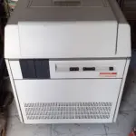 LOTE 480 - IMAGESETTER LINOTRONIC 330 MÁQUINA PARADA A MUITO TEMPO SEM TESTE USADA ULTIMA VEZ EM 2019 E FOI GUARDADA (NO ESTADO)