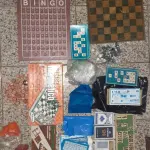 LOTE 450 - LOTE COM DAMAS, BARALHOS, BINGOS, XADREZ. DOMINÓS, POKERS(NO ESTADO)