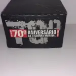 LOTE 592 - COLEÇÃO 70 ª ANIVERSÁRIO DA SEGUNDA GUERRA MUNDIAL COMPLETA COM LIVROS E DVDS (NO ESTADO)