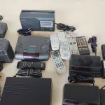 LOTE 509 - LOTE COM SONS VÍDEOS CASSETES TODOS LIGANDO SEM TEST DE FUNCIONAMENTO (NO ESTADO)