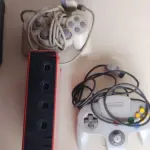 LOTE 520 - LOTE COM VIDEOGAMES (NO ESTADO)