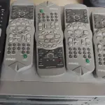 LOTE 437 - LOTE COM 3 VÍDEO CASSETES 7 CABEÇAS FUNCIONANDO PERFEITAMENTE (NO ESTADO)