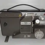 LOTE 500 - CINE PROJETOR  CANON S-400 (NO ESTADO)