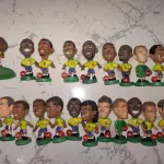 LOTE 587 - COLEÇÃO MINI CRAQUES COCA-COLA COPA DO MUNDO 1998 COM 26 MINI CRAQUES (NO ESTADO)