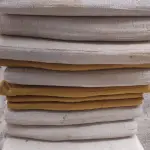 LOTE 432 - LOTE COM 11 ALMOFADAS PARA CADEIRAS DE TELINHAS (NO ESTADO)