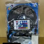 LOTE 078 - 01 FITA LED DE 5 METROS COM CONTROLE REMOTO E DIVERSAS TROCAS DE CORES NO CONTROLE