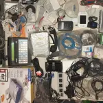 LOTE 464 - LOTE COM DIVERSOS ITENS INFORMÁTICAS CABOS PEÇAS, IMPRESSORAS (NO ESTADO)