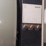 LOTE 470 - TV ANTIGA,PHILIPS 51 CM  DE LARGURA 35CM DE ALTURA FUNCIONANDO ATE O MOMENTO (NO ESTADO)