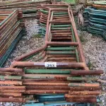 LOTE 253 - 01 LOTE COM GRADES EM FERRO NA COR VERDE (NO ESTADO)