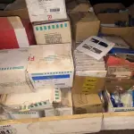 LOTE 081 - 01 LOTE COM TERMINAIS COAXIAL, MÓDULOS INTERMEDIÁRIOS, MÓDULOS DE TOMADA PARA TELEFONES E ESPELHOS PARA TOMADAS (NO ESTADO)