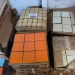 LOTE 204 - 01 LOTE COM PASTILHAS DIVERSAS TAMANHOS E CORES (NO ESTADO)