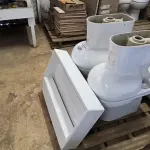 LOTE 147 - 04 VASOS SANITÁRIOS E 01 PIA PARA LAVATÓRIO (NO ESTADO)