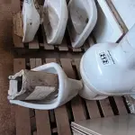 LOTE 212 - 02 VASOS SANITÁRIOS E 01 MICTÓRIO (NO ESTADO)