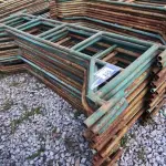 LOTE 255 - 01 LOTE COM GRADES EM FERRO NA COR VERDE (NO ESTADO)