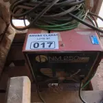 LOTE 017 - 01 MÁQUINA DE SOLDA ELÉTRICA NM 250 BAMBOZZI (NO ESTADO)