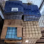 LOTE 202 - 01 LOTE COM PASTILHAS DIVERSAS TAMANHOS E CORES (NO ESTADO)