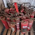 LOTE 199 - 01 LOTE COM EXTINTORES DE INCÊNDIO DIVERSOS (NO ESTADO)