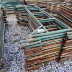 LOTE 255 - 01 LOTE COM GRADES EM FERRO NA COR VERDE (NO ESTADO)