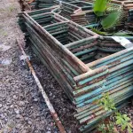 LOTE 259 - 01 LOTE COM GRADES EM FERRO NA COR VERDE (NO ESTADO)