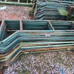 LOTE 257 - 01 LOTE COM GRADES EM FERRO NA COR VERDE (NO ESTADO)