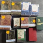 LOTE 632 - COLEÇÃO OBRAS PRIMAS EDITORA NOVA CULTURAL COM 48 VOLUMES A MAIORIA NA EMBALAGEM AINDA, MAIS LIVROS OS PENSADORES (NO ESTADO)