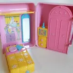 LOTE 661 - LOTE COM BRIQUEDOS DA QUARTO POLLY FASHION E AVIÃO DA POLLY POCKET MATTEL (NO ESTADO)