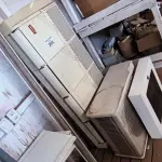 LOTE 215 - 01 AR-CONDICIONADO SEM MARCA APARENTE (NO ESTADO)