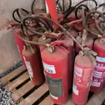 LOTE 199 - 01 LOTE COM EXTINTORES DE INCÊNDIO DIVERSOS (NO ESTADO)