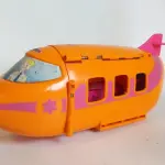 LOTE 661 - LOTE COM BRIQUEDOS DA QUARTO POLLY FASHION E AVIÃO DA POLLY POCKET MATTEL (NO ESTADO)
