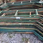 LOTE 256 - 01 LOTE COM GRADES EM FERRO NA COR VERDE (NO ESTADO)