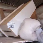 LOTE 232 - 01 LOTE COM TELAS DE PROTEÇÃO E GAVETAS EM MADEIRA (NO ESTADO)