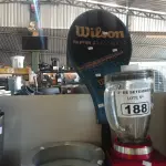 LOTE 188 - 01 LIQUIDIFICADOR OSTER, 02 LUMINÁRIAS DE EMBUTIR E 01 RAQUETE DE TÊNIS. (NO ESTADO) ATENÇÃO! FAZER A VISITAÇÃO ANTES DE ARREMATAR, NÃO SABEMOS SE FUNCIONA. LEILÃO NÃO TEM GARANTIA E NEM DEVOLUÇÃO, SUJEITO A POSSÍVEIS AVARIAS VISÍVEIS/OCULTAS E/OU AUSÊNCIA DE COMPONENTES.