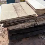 LOTE 351 - 01 LOTE COM PISOS 60CM X 60CM E REVESTIMENTOS 30CM X 60CM DIVERSOS (NO ESTADO)