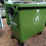 LOTE 156 - 01 CONTAINER HDPE EN840 660LITROS. (NO ESTADO) ATENÇÃO! FAZER A VISITAÇÃO ANTES DE ARREMATAR, NÃO SABEMOS SE FUNCIONA. LEILÃO NÃO TEM GARANTIA E NEM DEVOLUÇÃO, SUJEITO A POSSÍVEIS AVARIAS VISÍVEIS/OCULTAS E/OU AUSÊNCIA DE COMPONENTES.