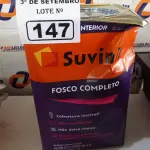 LOTE 147 - 01 LATA DE TINTA SUVINIL INTERIORES /EXTERIORES SEM CHEIRO 18L NA COR FOSCO BRANCO NEVE. (NO ESTADO) ATENÇÃO! FAZER A VISITAÇÃO ANTES DE ARREMATAR, NÃO SABEMOS SE FUNCIONA. LEILÃO NÃO TEM GARANTIA E NEM DEVOLUÇÃO, SUJEITO A POSSÍVEIS AVARIAS VISÍVEIS/OCULTAS E/OU AUSÊNCIA DE COMPONENTES.
