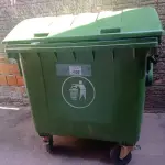 LOTE 166 - 01 CONTAINER HDPE EN840 1200LITROS. (NO ESTADO) ATENÇÃO! FAZER A VISITAÇÃO ANTES DE ARREMATAR, NÃO SABEMOS SE FUNCIONA. LEILÃO NÃO TEM GARANTIA E NEM DEVOLUÇÃO, SUJEITO A POSSÍVEIS AVARIAS VISÍVEIS/OCULTAS E/OU AUSÊNCIA DE COMPONENTES.