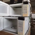 LOTE 105 - 03 MICRO-ONDAS MARCAS E MODELOS DIVERSOS. (NO ESTADO) ATENÇÃO! FAZER A VISITAÇÃO ANTES DE ARREMATAR, NÃO SABEMOS SE FUNCIONA. LEILÃO NÃO TEM GARANTIA E NEM DEVOLUÇÃO, SUJEITO A POSSÍVEIS AVARIAS VISÍVEIS/OCULTAS E/OU AUSÊNCIA DE COMPONENTES.