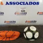 LOTE 049 - 01 BOLA DE BASQUETE E 01 BOLA DE FUTEBOL. (NO ESTADO) ATENÇÃO! FAZER A VISITAÇÃO ANTES DE ARREMATAR, NÃO SABEMOS SE FUNCIONA. LEILÃO NÃO TEM GARANTIA E NEM DEVOLUÇÃO, SUJEITO A POSSÍVEIS AVARIAS VISÍVEIS/OCULTAS E/OU AUSÊNCIA DE COMPONENTES.
