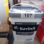 LOTE 107 - 01 BALDE DE TINTA SUVINIL INTERIORES ACRÍLICO FOSCO 18L NA COR FOSCO BRANCO. (NO ESTADO) ATENÇÃO! FAZER A VISITAÇÃO ANTES DE ARREMATAR, NÃO SABEMOS SE FUNCIONA. LEILÃO NÃO TEM GARANTIA E NEM DEVOLUÇÃO, SUJEITO A POSSÍVEIS AVARIAS VISÍVEIS/OCULTAS E/OU AUSÊNCIA DE COMPONENTES.