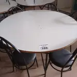 LOTE 165 - 01 MESA DE FERRO COM BASE DOBRÁVEL, TAMPO EM MADEIRA E 06 CADEIRAS DE FERRO COM ASSENTO ALMOFADADO. (NO ESTADO) ATENÇÃO! FAZER A VISITAÇÃO ANTES DE ARREMATAR, NÃO SABEMOS SE FUNCIONA. LEILÃO NÃO TEM GARANTIA E NEM DEVOLUÇÃO, SUJEITO A POSSÍVEIS AVARIAS VISÍVEIS/OCULTAS E/OU AUSÊNCIA DE COMPONENTES.