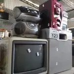 LOTE 123 - 01 TV, 03 APARELHOS DE SOM, 01 SUBWOOFER E VÁRIAS FITAS CASSETE. (NO ESTADO) ATENÇÃO! FAZER A VISITAÇÃO ANTES DE ARREMATAR, NÃO SABEMOS SE FUNCIONA. LEILÃO NÃO TEM GARANTIA E NEM DEVOLUÇÃO, SUJEITO A POSSÍVEIS AVARIAS VISÍVEIS/OCULTAS E/OU AUSÊNCIA DE COMPONENTES.