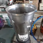LOTE 087 - 01 LIQUIDIFICADOR INDUSTRIAL MARCA POLI. (NO ESTADO) ATENÇÃO! FAZER A VISITAÇÃO ANTES DE ARREMATAR, NÃO SABEMOS SE FUNCIONA. LEILÃO NÃO TEM GARANTIA E NEM DEVOLUÇÃO, SUJEITO A POSSÍVEIS AVARIAS VISÍVEIS/OCULTAS E/OU AUSÊNCIA DE COMPONENTES.
