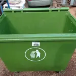LOTE 156 - 01 CONTAINER HDPE EN840 660LITROS. (NO ESTADO) ATENÇÃO! FAZER A VISITAÇÃO ANTES DE ARREMATAR, NÃO SABEMOS SE FUNCIONA. LEILÃO NÃO TEM GARANTIA E NEM DEVOLUÇÃO, SUJEITO A POSSÍVEIS AVARIAS VISÍVEIS/OCULTAS E/OU AUSÊNCIA DE COMPONENTES.