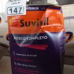 LOTE 147 - 01 LATA DE TINTA SUVINIL INTERIORES /EXTERIORES SEM CHEIRO 18L NA COR FOSCO BRANCO NEVE. (NO ESTADO) ATENÇÃO! FAZER A VISITAÇÃO ANTES DE ARREMATAR, NÃO SABEMOS SE FUNCIONA. LEILÃO NÃO TEM GARANTIA E NEM DEVOLUÇÃO, SUJEITO A POSSÍVEIS AVARIAS VISÍVEIS/OCULTAS E/OU AUSÊNCIA DE COMPONENTES.