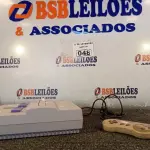LOTE 048 - 01 VIDEOGAME SUPER NINTENDO. (NO ESTADO) ATENÇÃO! FAZER A VISITAÇÃO ANTES DE ARREMATAR, NÃO SABEMOS SE FUNCIONA. LEILÃO NÃO TEM GARANTIA E NEM DEVOLUÇÃO, SUJEITO A POSSÍVEIS AVARIAS VISÍVEIS/OCULTAS E/OU AUSÊNCIA DE COMPONENTES.