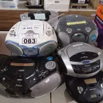 LOTE 083 - 10 APARELHOS DE SOM MARCAS E MODELOS DIVERSOS COM AVARIAS. (NO ESTADO) ATENÇÃO! FAZER A VISITAÇÃO ANTES DE ARREMATAR, NÃO SABEMOS SE FUNCIONA. LEILÃO NÃO TEM GARANTIA E NEM DEVOLUÇÃO, SUJEITO A POSSÍVEIS AVARIAS VISÍVEIS/OCULTAS E/OU AUSÊNCIA DE COMPONENTES.