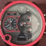 LOTE 676 - RELÓGIO MASCULINO DIESEL DZ VERMELHO FUNCIONANDO PERFEITAMENTE ORIGINAL. (NO ESTADO) 