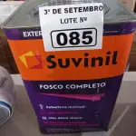 LOTE 085 - 01 LATA DE TINTA SUVINIL INTERIORES /EXTERIORES SEM CHEIRO 18L NA COR FOSCO BRANCO NEVE. (NO ESTADO) ATENÇÃO! FAZER A VISITAÇÃO ANTES DE ARREMATAR, NÃO SABEMOS SE FUNCIONA. LEILÃO NÃO TEM GARANTIA E NEM DEVOLUÇÃO, SUJEITO A POSSÍVEIS AVARIAS VISÍVEIS/OCULTAS E/OU AUSÊNCIA DE COMPONENTES.