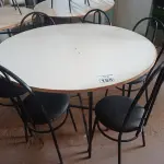 LOTE 185 - 01 MESA DE FERRO COM BASE DOBRÁVEL, TAMPO EM MADEIRA E 06 CADEIRAS DE FERRO COM ASSENTO ALMOFADADO. (NO ESTADO) ATENÇÃO! FAZER A VISITAÇÃO ANTES DE ARREMATAR, NÃO SABEMOS SE FUNCIONA. LEILÃO NÃO TEM GARANTIA E NEM DEVOLUÇÃO, SUJEITO A POSSÍVEIS AVARIAS VISÍVEIS/OCULTAS E/OU AUSÊNCIA DE COMPONENTES.